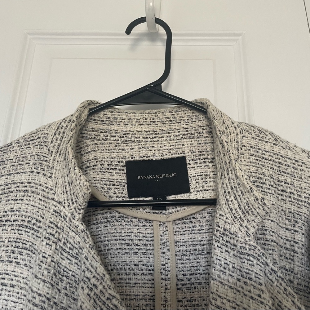 Banana Republic Women's Beige Tweed Blazer - Picture 4 of 12